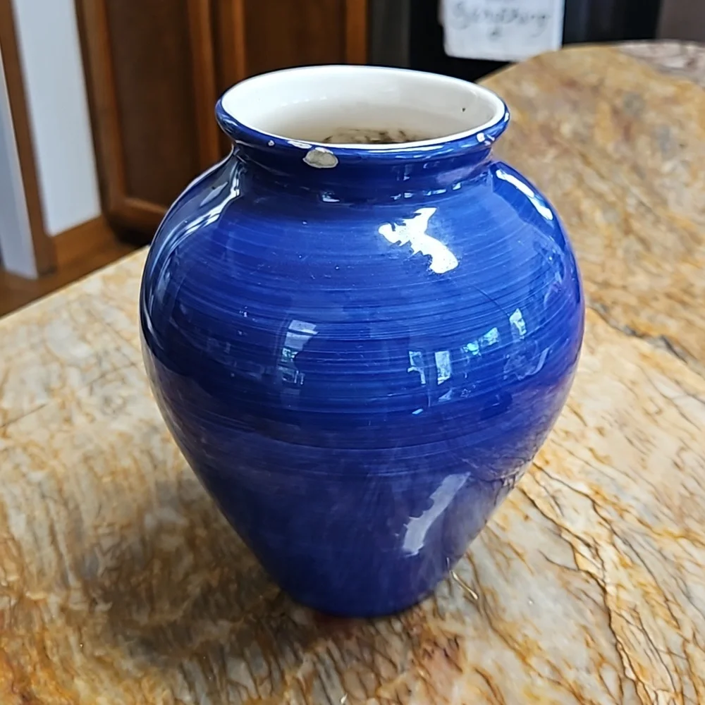 Blue base - Picture 1 of 4